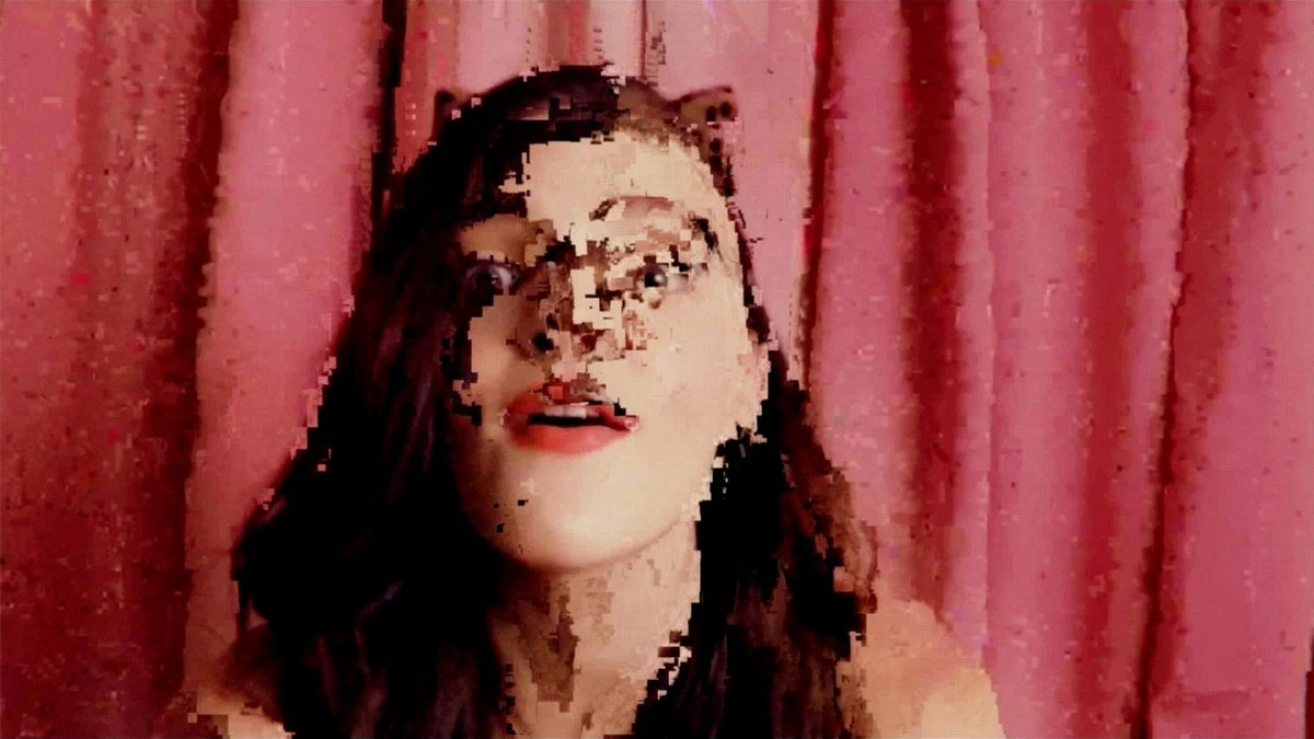 A still from Cam (2018)